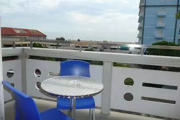 Huoneistohotelli Residence Zenith   Agenzia Cocal