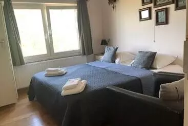 Retkeilymaja De Plank