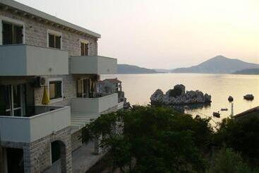 پانسیون Guest House Villa Pastrovka