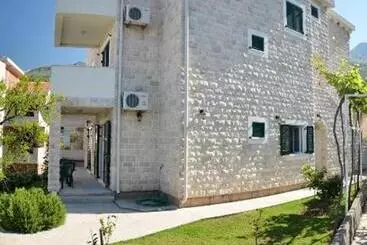 پانسیون Guest House Villa Pastrovka