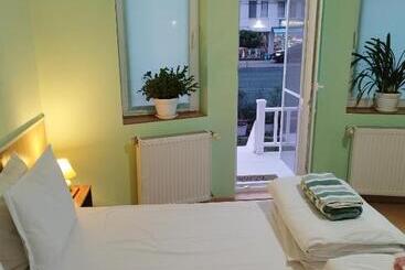 بنسيون Aleks Guest House