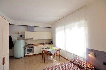 膳宿费 Gardarco Camere , O Suite Studios, O Appartamento