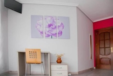 پانسیون Pensión Parque Del Ebro