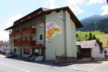 公寓式酒店  Garni Apparthotel St Valentin