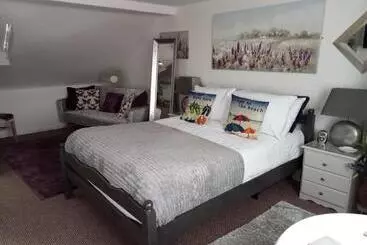 Pensió Marjune Guest House