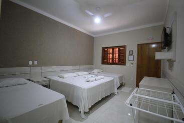 Pension (Hôtel basse catégorie) Pousada Faruk