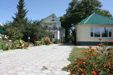 Pension Jamilya B&b Guest House