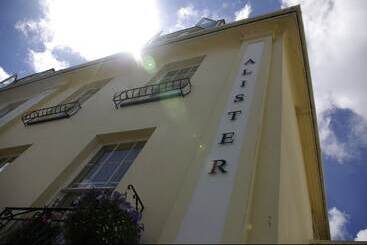 Pensiune Alister Guest House