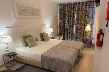 Esmeralda Holidays Apartments