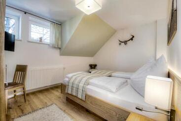 ユースホステル Gasthaus Brandlwirt