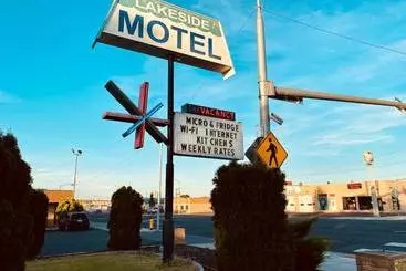 Lakeside Motel