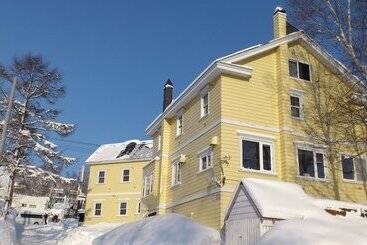 Pension Australia House