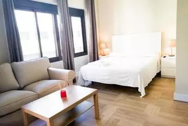 هتل آپارتمان Triana Luxury Suite