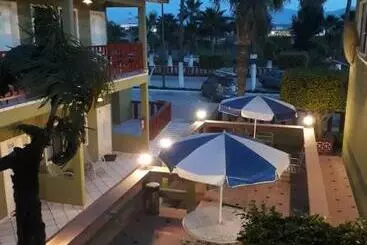 Hotel Azteca Inn