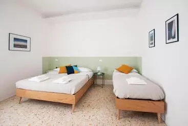 تختخواب و صبحانه Casa27