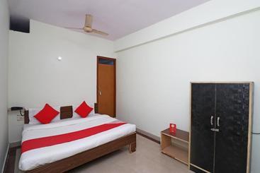 Oyo 30907 Hotel Dwaper Grand