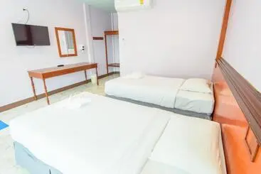 หาดตื้น คลื่นสวย รีสอร์ท   Hadtuen Kluensuay Resort