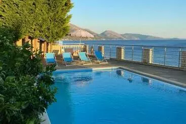 Apartamenty turystyczne Ionian Bay Rooms