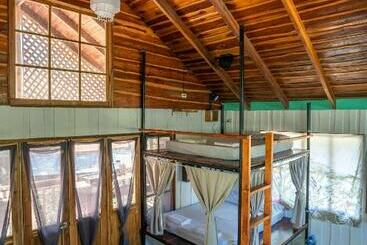 호스텔 Salty Enthusiasts Share House & Villas