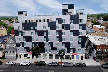 Hotelli Liberty Inn & Suites Jfk Airport  La Guardia Airport