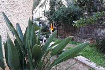 مبيت وإفطار Etty S House