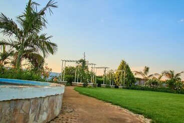 تختخواب و صبحانه Bradley Gardens Lodge