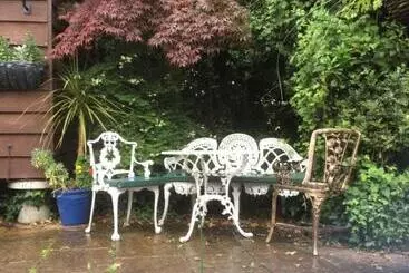 Bed and Breakfast Otters Green