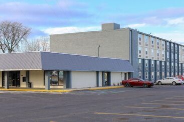 Отель American Inn And Suites Ferndale