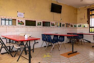 استراحتگاه Bubbles Hotel Thika