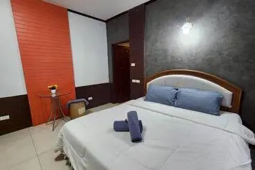 Hotel The Rest Phuket