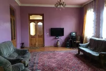 پانسیون Talo's Guest House