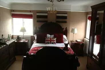 ペンション The Old Hall Country House