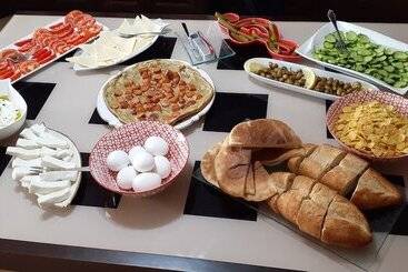 تختخواب و صبحانه Chez William