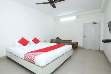 Hotel Oyo 25064 Chandrika