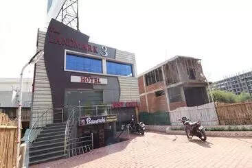Hotel Oyo 28767 Landmark 3