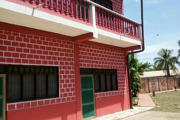 پانسیون Perezoso Hostel