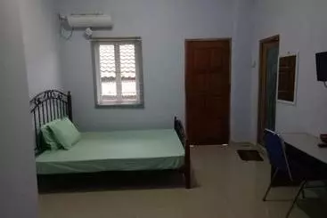 ペンション Tachi Stay Guesthouse Syariah
