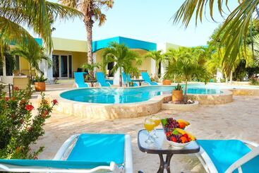 هتل Aqua Viva Suites