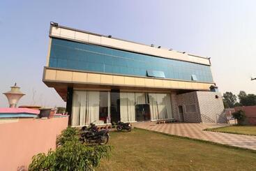 Hotell Oyo 22646 Jyoti