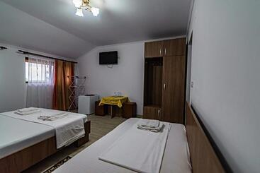 بنسيون Casa Roua