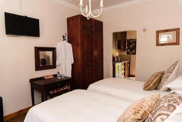 פנסיון Presidents Boutique Lodge By Ilawu