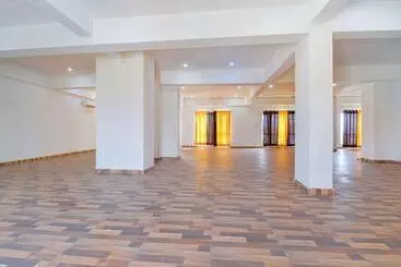 Fabhotel Prime The Royal Galaxy