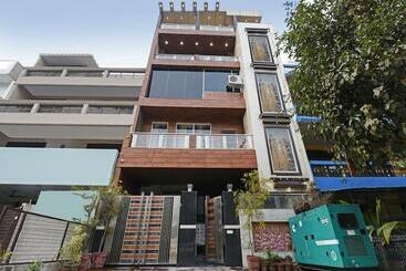 Hotel Silverkey Executive Stays 24038 B56 Sector 22