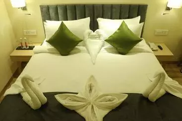 Hotel Regenta Central Harsha Vapi