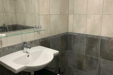 مبيت وإفطار Arte Hotel Rooms & Apartments