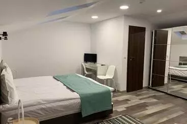تختخواب و صبحانه Arte Hotel Rooms & Apartments