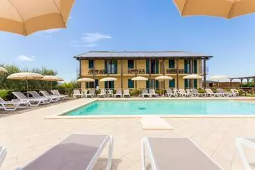 アパートホテル Casale Del Conero