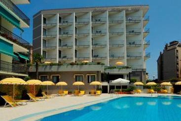 Апартаменты Residence Mediterranée