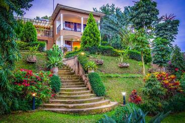 تختخواب و صبحانه Ewange   A Casa Mia