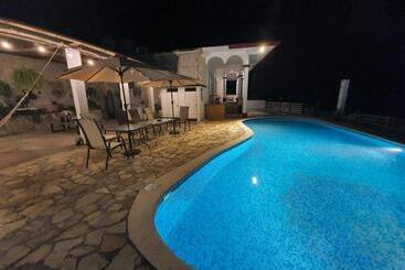 Aparthotel Vista Lago